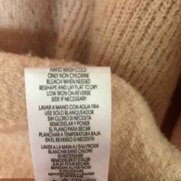 Light pink Calvin Klein sweater - Picture 3 of 7